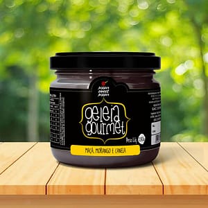 pote geleia de maçã, morango e canela mesa fundo plantas pepper sweet pepper